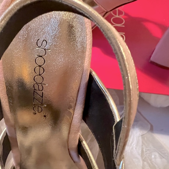 Shoe Dazzle Faux Suede Barbie Pink w/Silver trim Platform Heels sz 8.5 - Picture 6 of 9